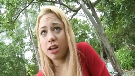 Tóc vàng giới thiệu một người bạn của cô người jav hd k che yêu