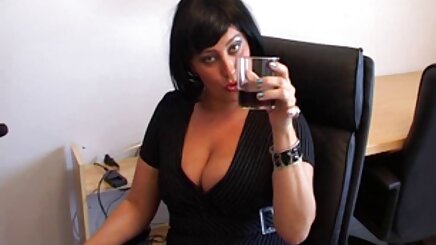 Đồ cổ họng cô bé sex jav không che tóc vàng