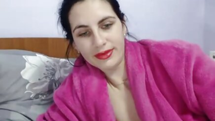 Điện thoại di động bằng một ngụm phim sex chie lớn